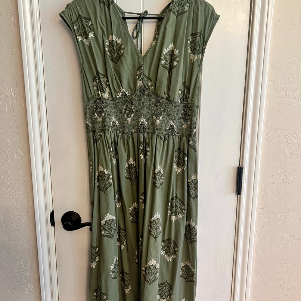 Old Navy Green Flutter Sleeve Maxi Dress